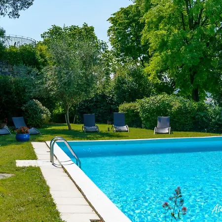 Au Chateau * Montboucher-sur-Jabron