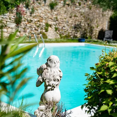 Au Chateau